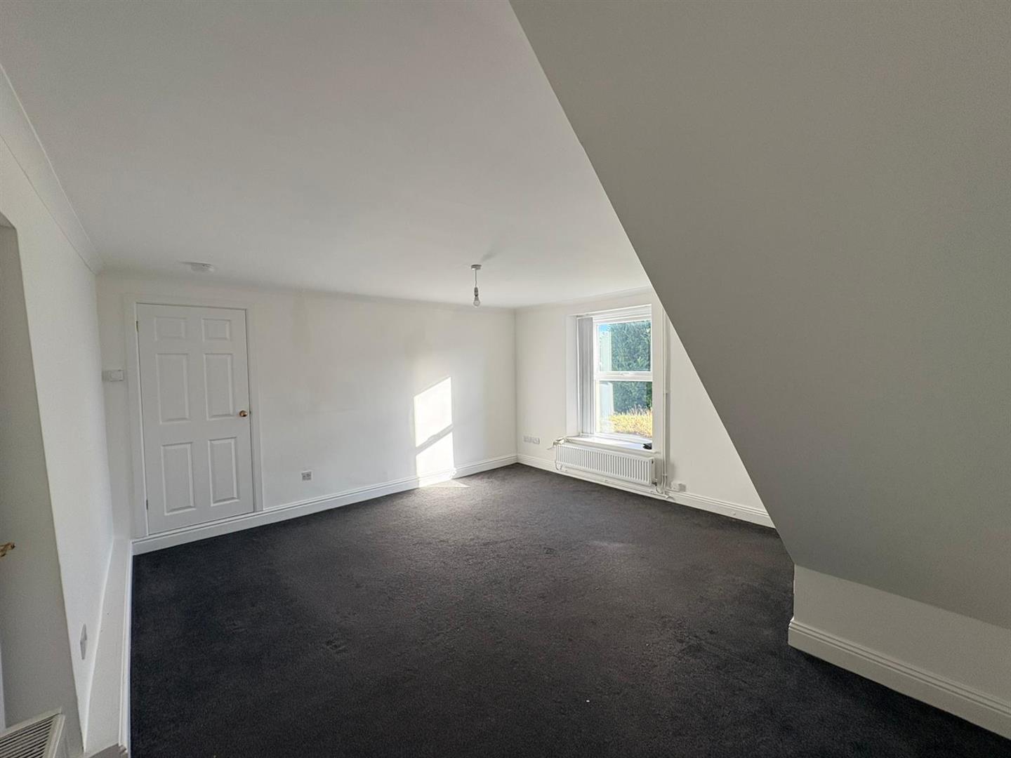 Vicarage Road, Morriston, Swansea, SA6 6DU